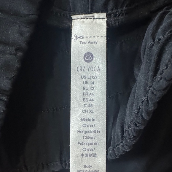 CRZ YOGA Black Women's Shorts - Picture 2 of 5